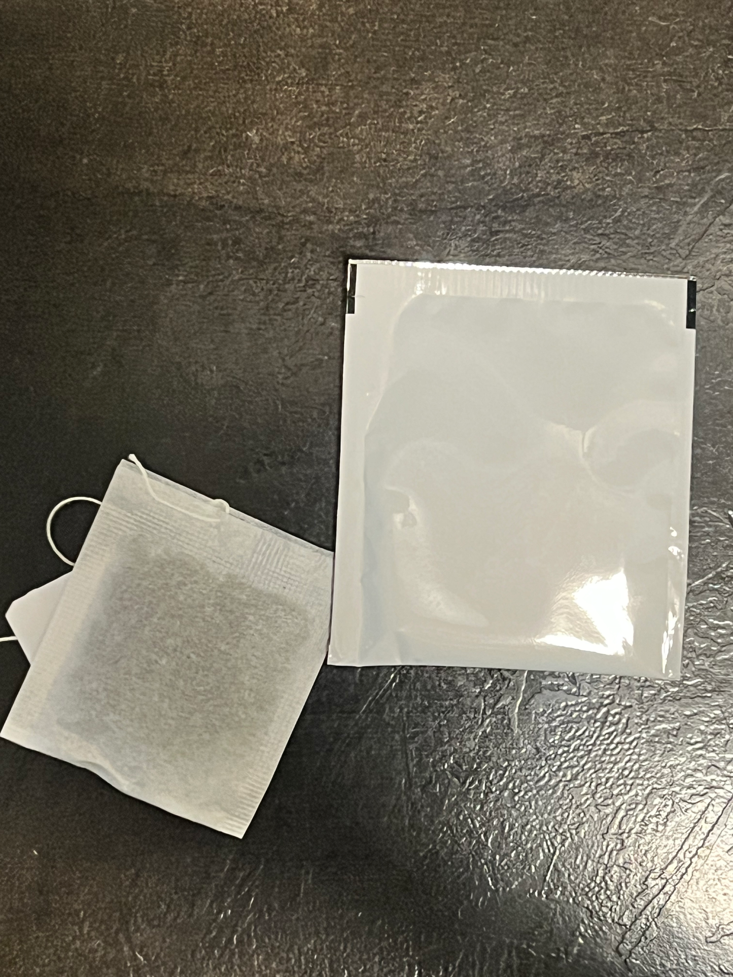 CLARASKIN® | BIO | Tea Tox & Slimming tea, afval thee | 28 Theezakjes x 3g netto | Lotusblad 1000mg, Moringazaad 900mg, Groene thee extract 400mg, Cassiazaad 400mg, Moerbeiblad 300mg | per 3g zakje |